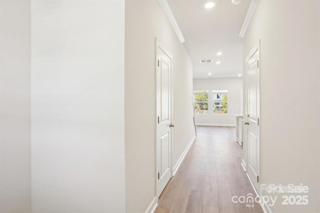 Building Photo - 1758 Braemar Vlg Dr