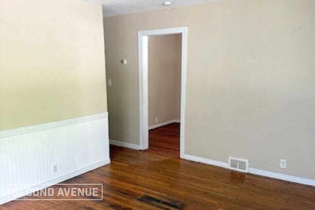 Building Photo - 403 Sunnyside Ave
