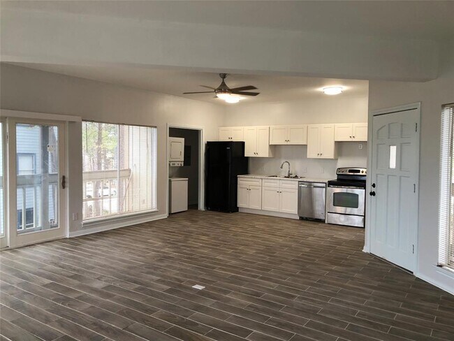 Building Photo - April Villas Triplex