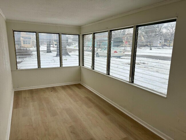 Foto del edificio - 44 Warrington Ave