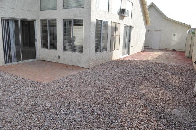 Building Photo - 6608 Lombard Dr