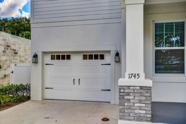 Building Photo - 1745 Hourglass Dr