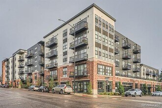 Building Photo - 3500 S Corona St