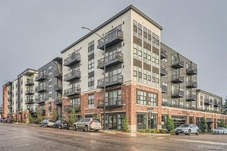 Building Photo - 3500 S Corona St