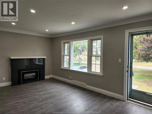 Building Photo - 4221 Kennedy Dr E