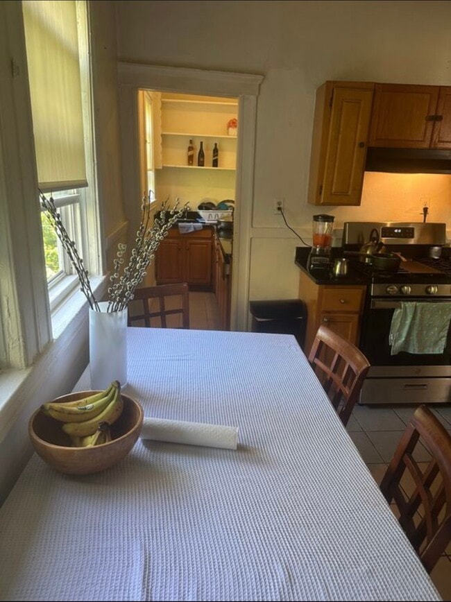 Building Photo - 18 Wentworth Ter