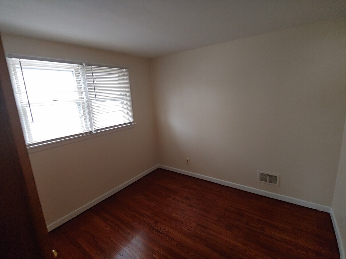 Livingroom - 541 S Wilbur Ave