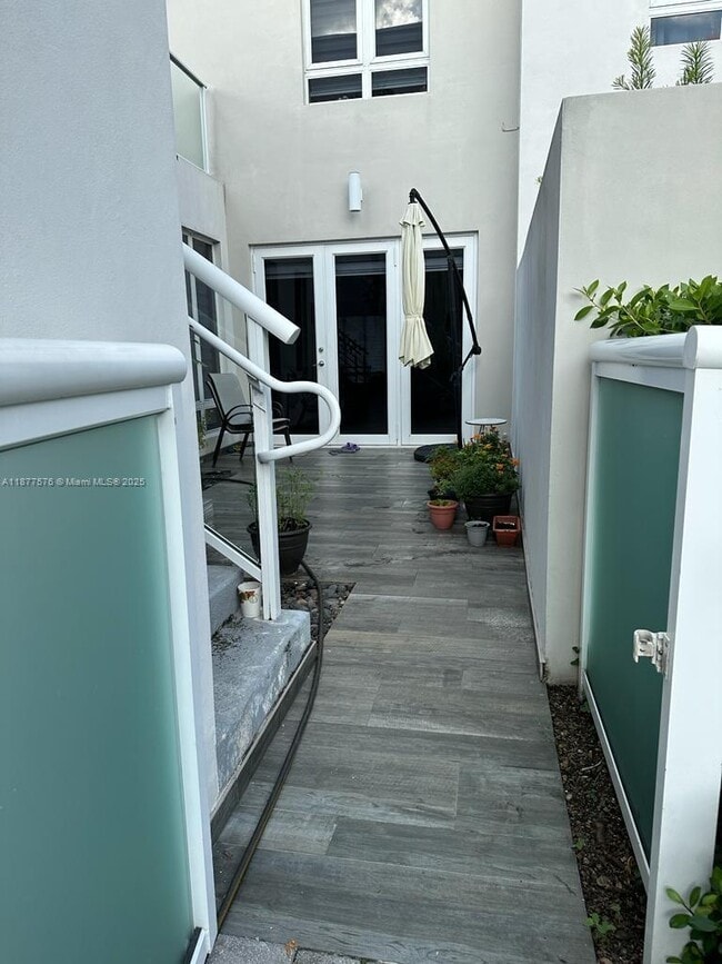 Foto del edificio - 6417 NW 105th Ct