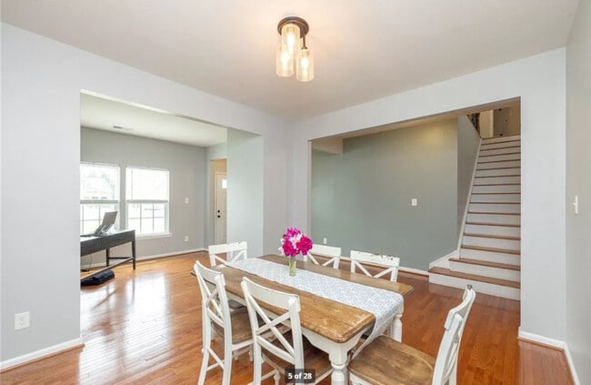 Building Photo - 5700 Barnwood Dr