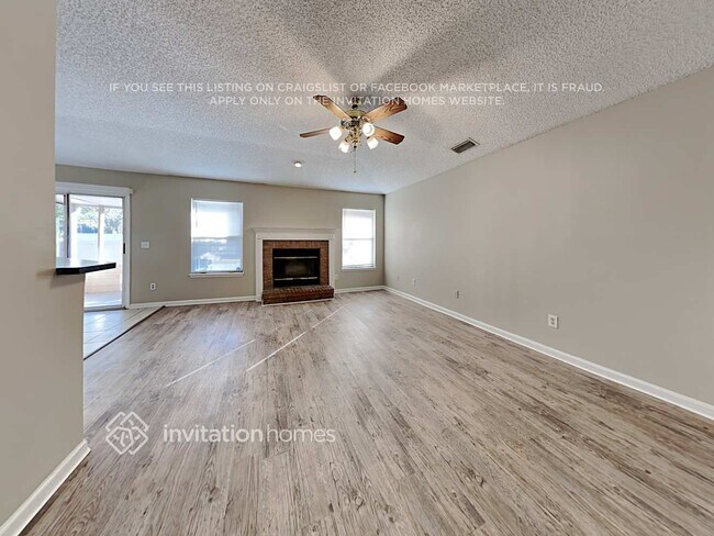 Building Photo - 3405 Charmont Dr