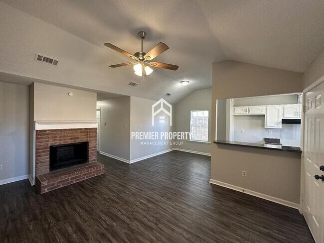 Foto del edificio - 5529 Emerald Hills Dr