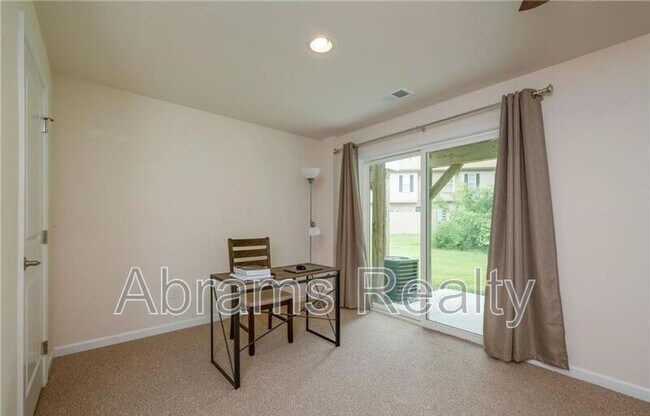 Foto del edificio - 424 Covington Ct