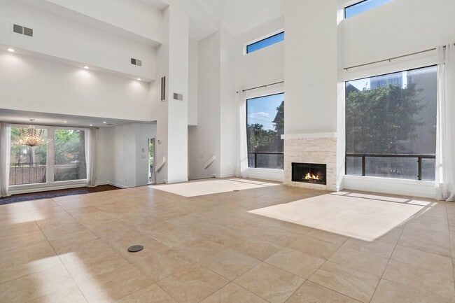 Building Photo - 5602 San Felipe St