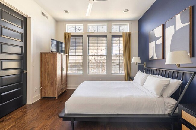 Foto del edificio - Spacious 3BR Condo in Nashville