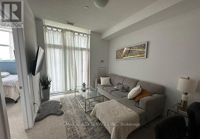 Building Photo - 101 Shoreview Pl