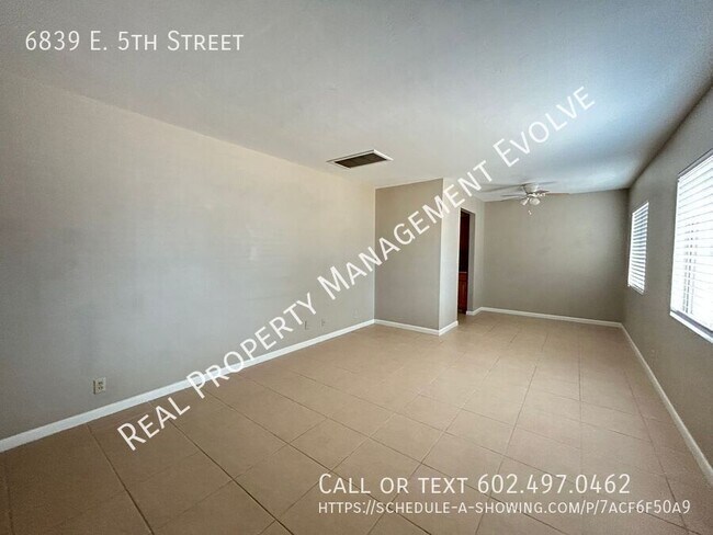 Foto del edificio - 6839 E 5th St