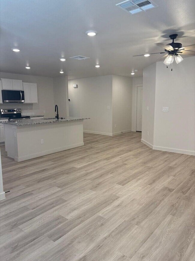 Foto del edificio - 5703 Colgate St