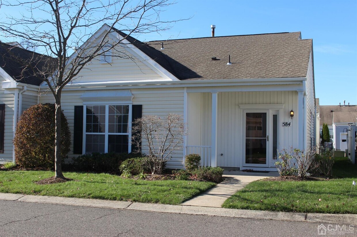 584 Skylark Dr, Monroe Township, NJ 08831 Condo for Rent in Monroe
