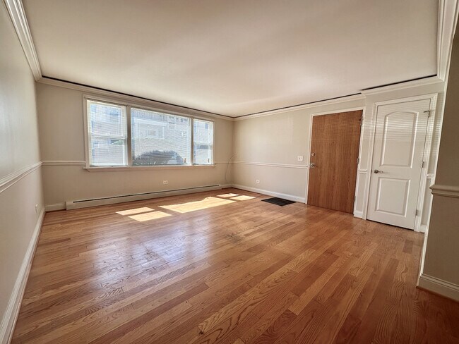 Foto del edificio - 4932 N Leonard Dr