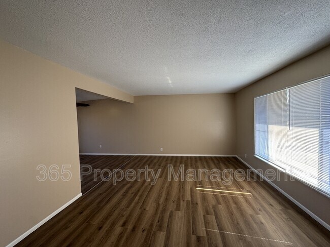 Foto del edificio - 2379 Conway Blvd