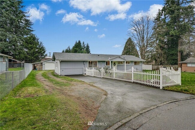 Foto del edificio - CLICK "REQUEST A TOUR" NOW!