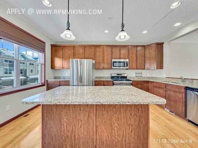 Building Photo - 4br 3ba 2cg ~ Security Deposit Free Altern...