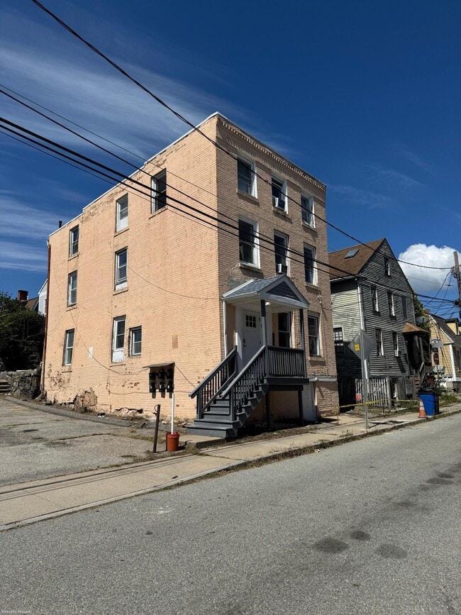 Building Photo - 97 Green St