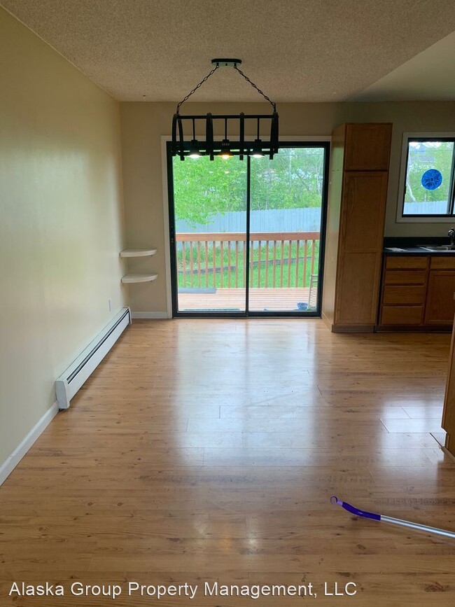 Foto del edificio - 5 br, 2 bath House - 13441 Venus Way