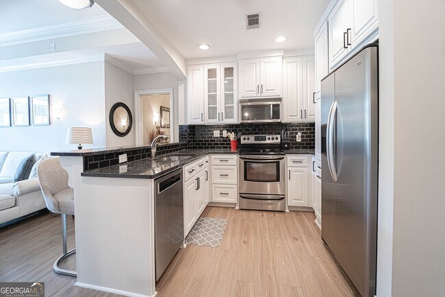 Foto del edificio - 2255 Peachtree Rd NE