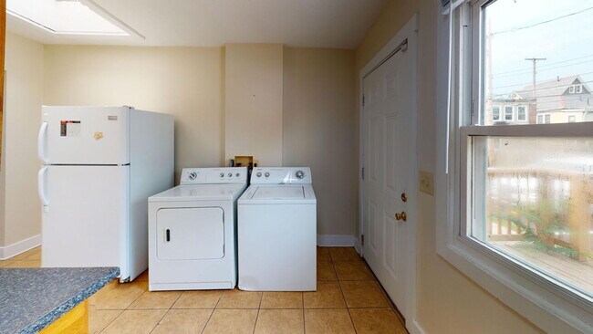 Foto del edificio - 1373 Indianola Ave