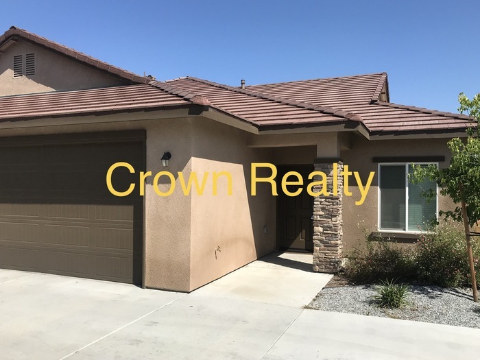 Foto principal - 582 N 4th St