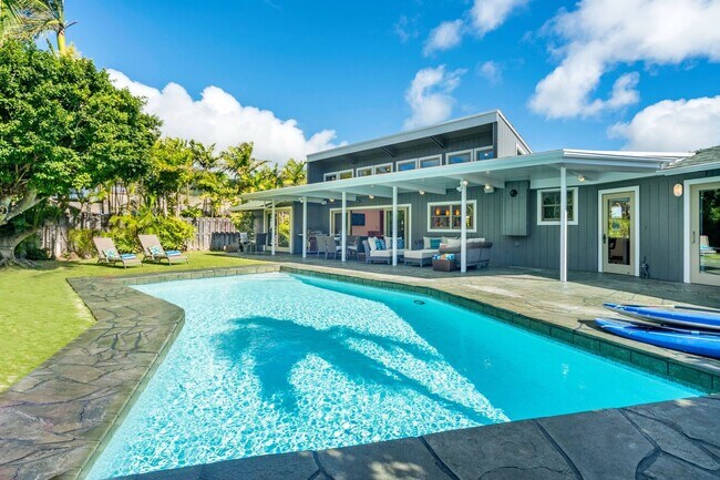 Foto del edificio - Tropical Home w/Pool, Yard, Outdoor Lanai ...