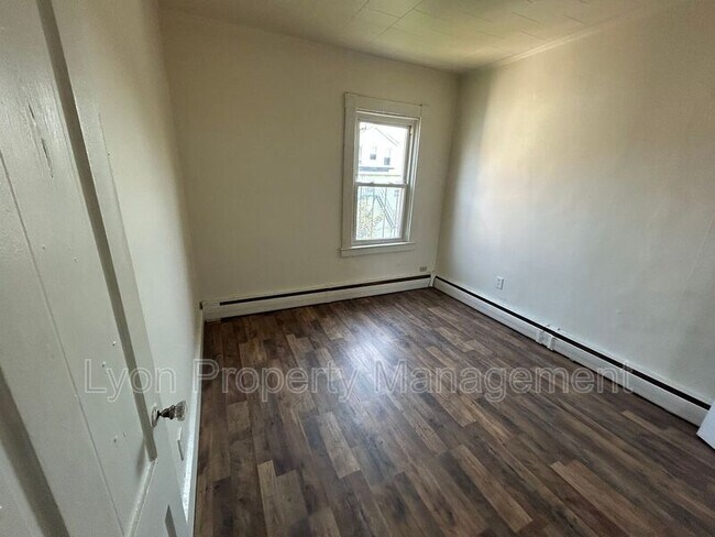 Foto del edificio - 94 Ashley Blvd
