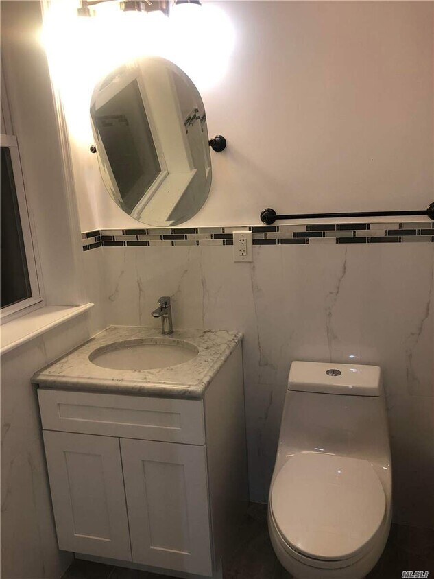 Building Photo - 211-10 99th Ave