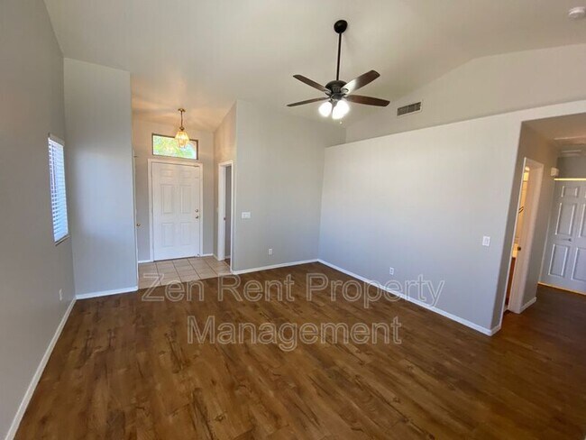 Foto del edificio - 30351 Maple Chase Dr