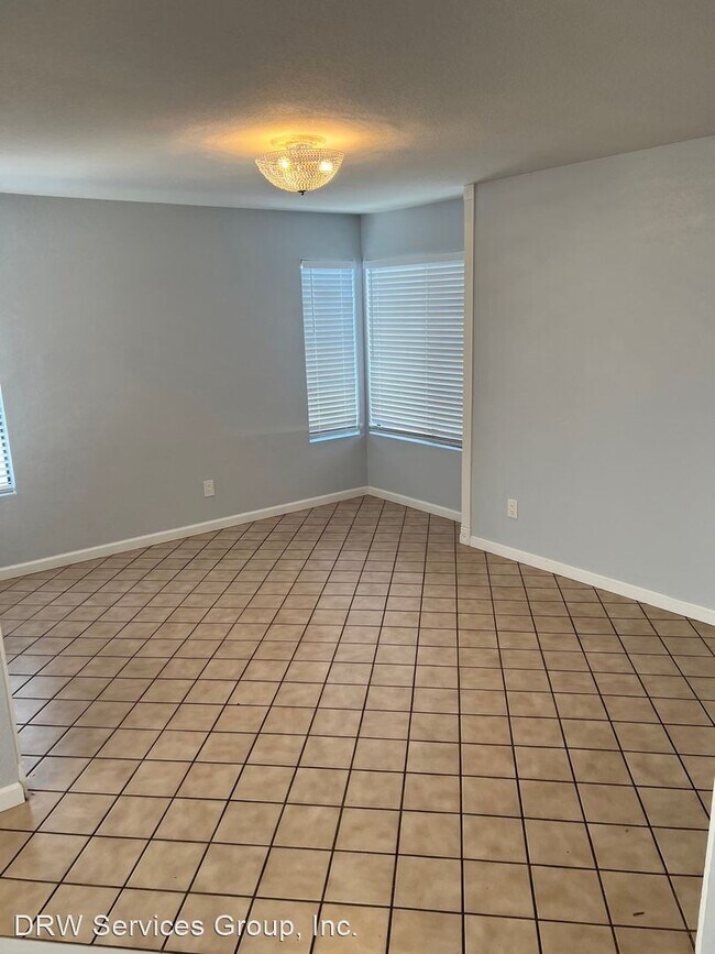 Building Photo - 4 br, 2.5 bath House - 893 Mesa Place