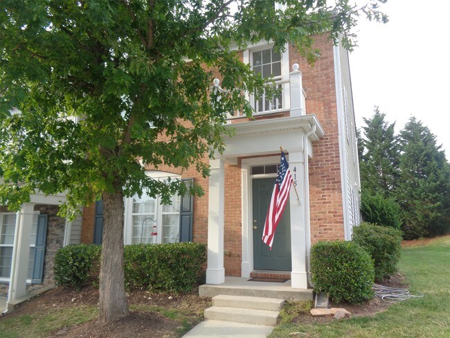 Building Photo - 415 Walnut Woods Dr