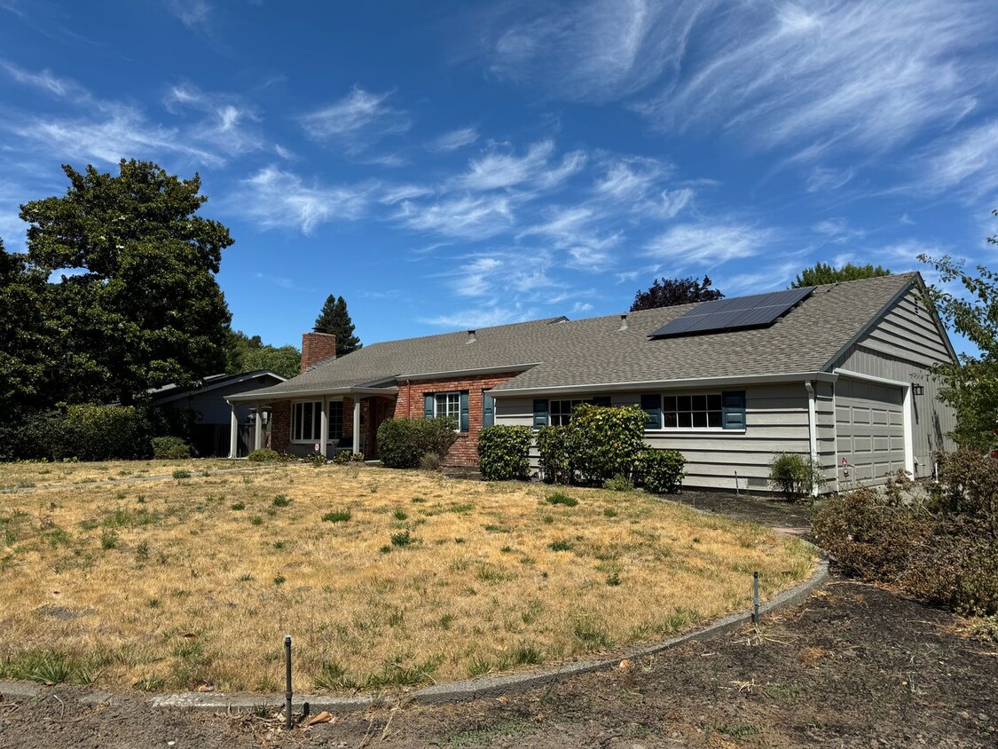 Primary Photo - Spacious single level home in Moraga-Premi...