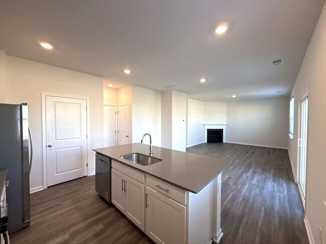 Foto del edificio - T. R. Lawing Realty Property