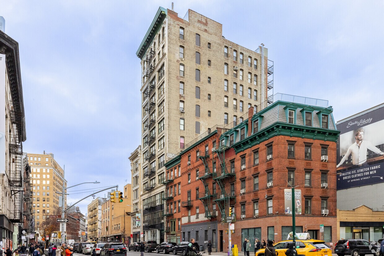 Foto principal - 237 Lafayette St
