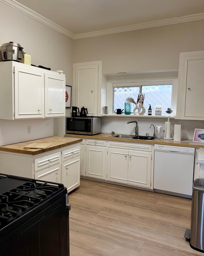 Building Photo - 8956 Norma Pl