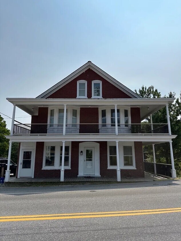 Primary Photo - 247 Main St