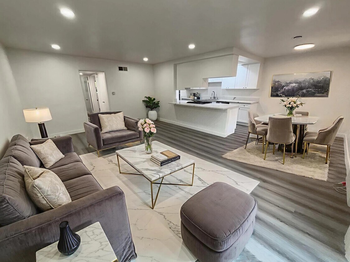 Foto principal - 10674 Holman Ave