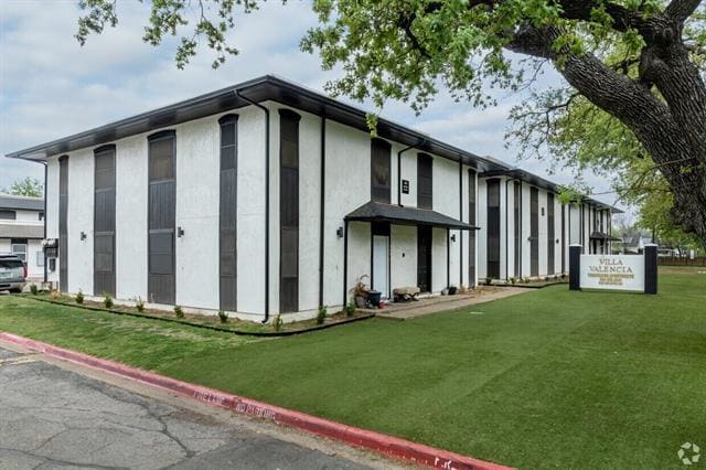 Building Photo - 313 Rolston Rd