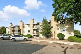Building Photo - 381 S Ames St