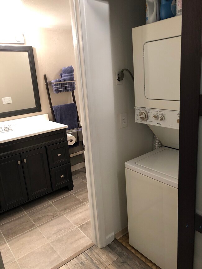 Foto del edificio - 7395 E Eastman Ave