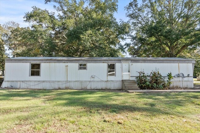 Foto del edificio - Beautifully Updated 3BR/2BA Trailer in Muscle Shoals – Quiet Country Living