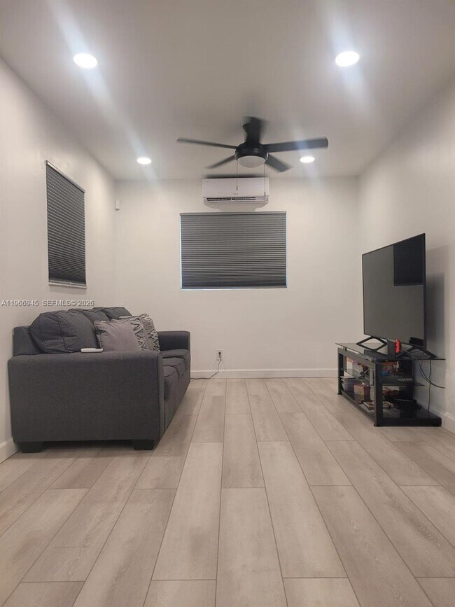 Foto del edificio - 2891 NW 14th St