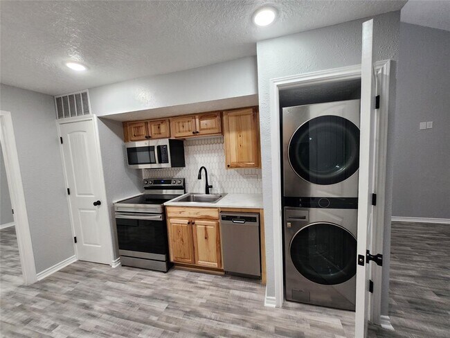 Foto del edificio - 12900 Walden Rd