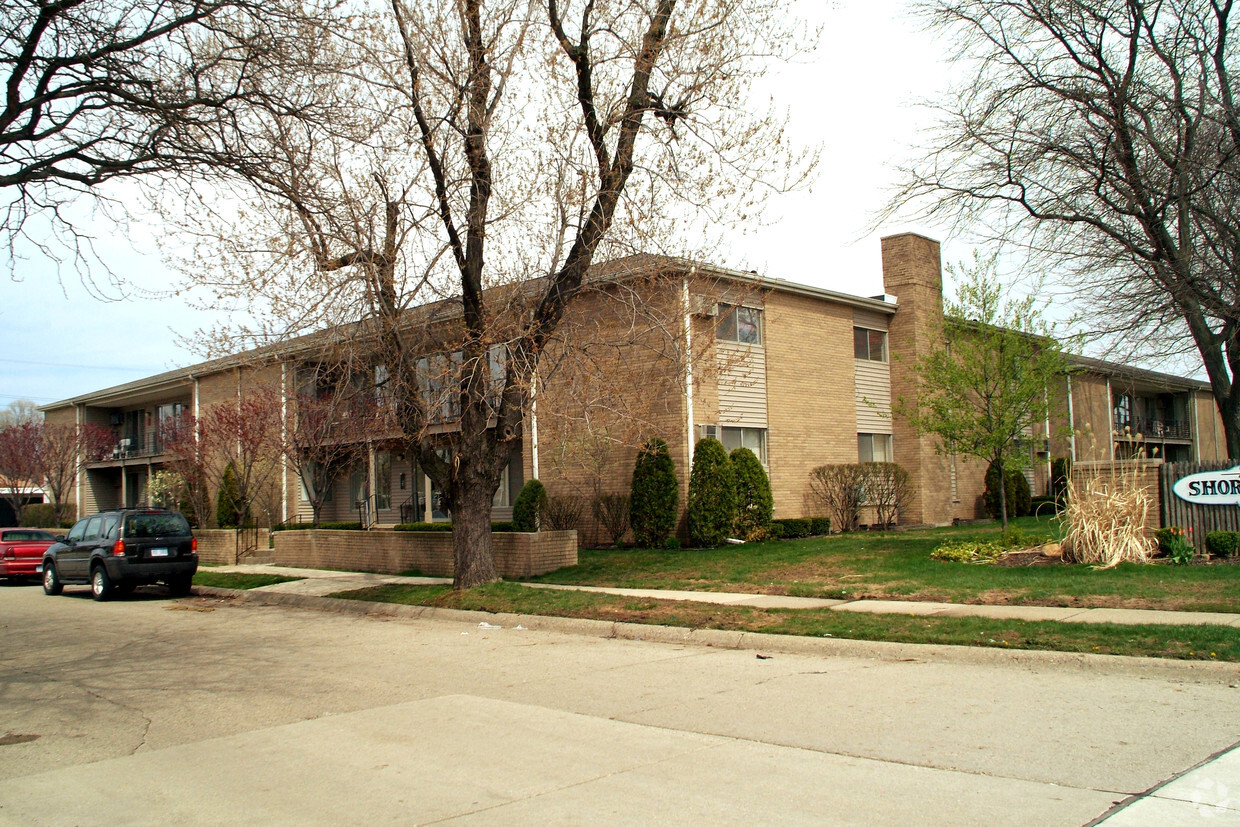 Building Photo - St. Clair Villas Condominiums